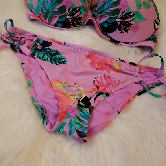 Tropical Pink Floral Bikini - Picture 4 of 7